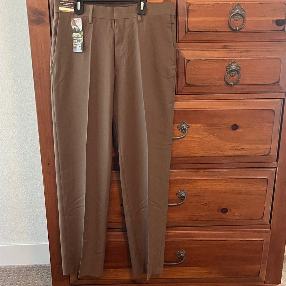 Haggar Men's Classic Tan Dress Pants Size 32 x 30 NWT